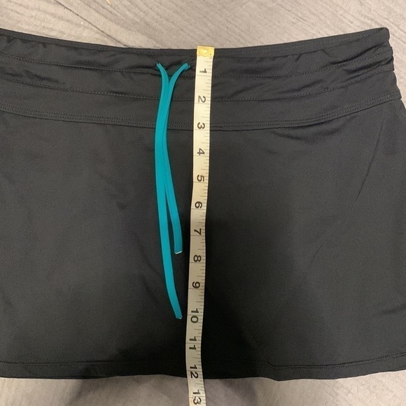 🏃‍♀️ Athleta Skirt Medium Drawstring Intact 2 Functional Back Pockets. - Picture 5 of 6